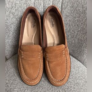 Clarks Women's Tan Leather Loafers